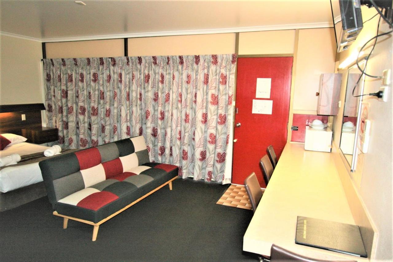 Sarina Motor Inn Buitenkant foto