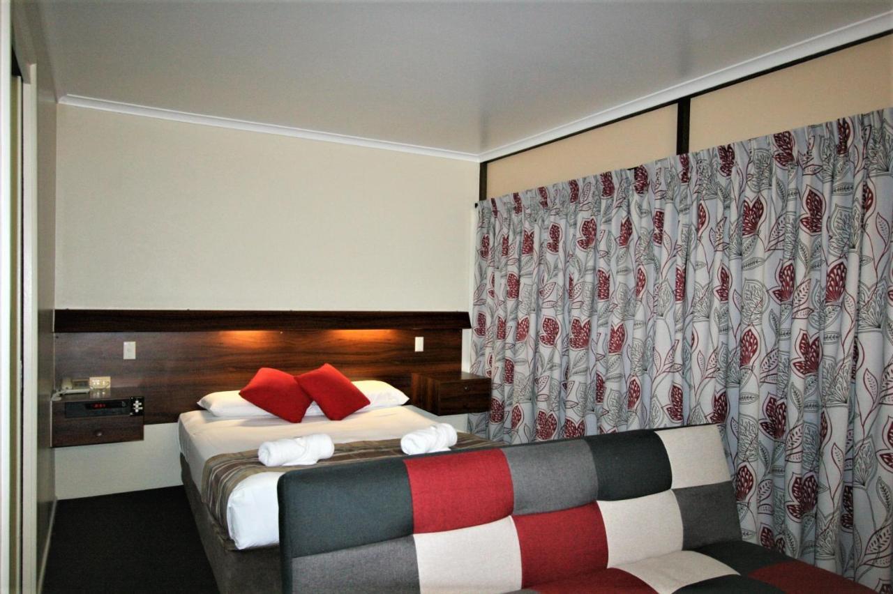 Sarina Motor Inn Buitenkant foto