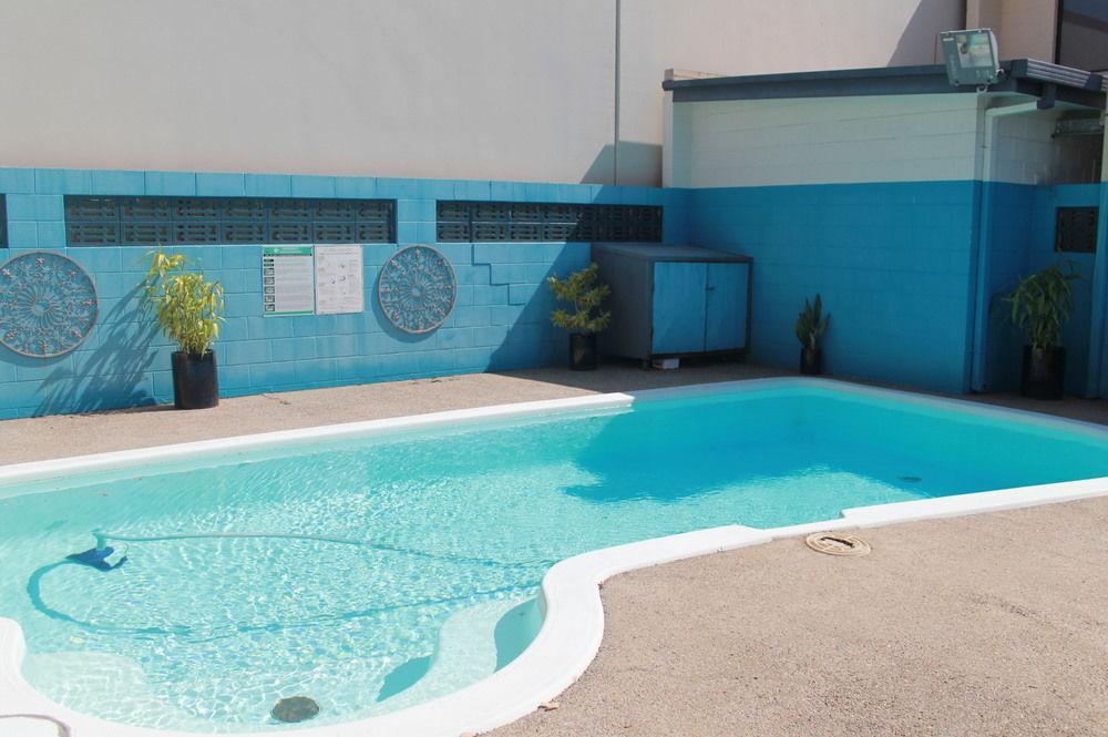 Sarina Motor Inn Buitenkant foto