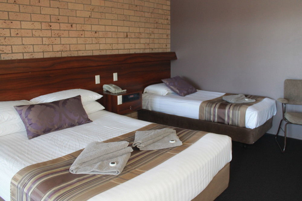 Sarina Motor Inn Buitenkant foto