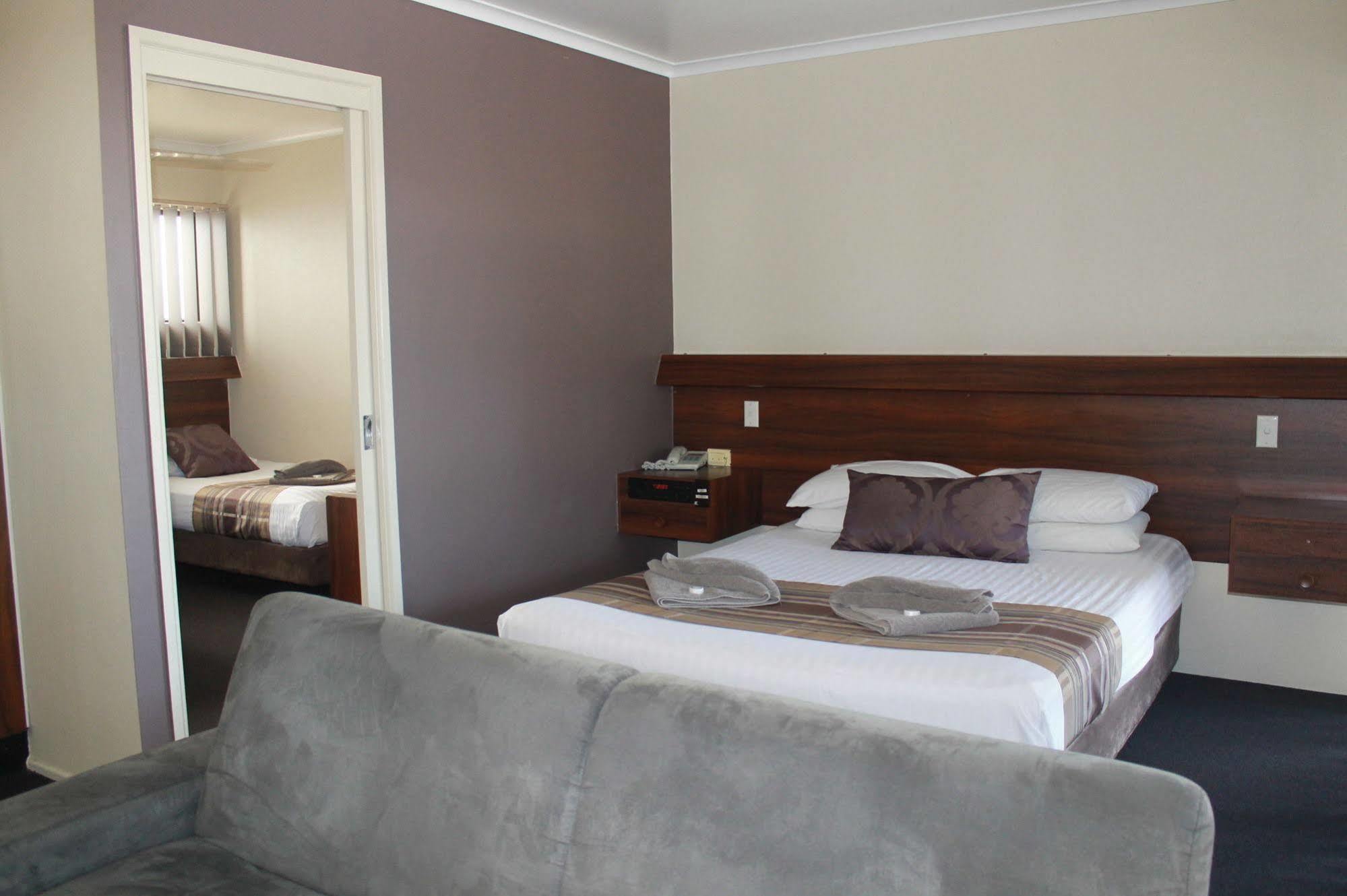 Sarina Motor Inn Buitenkant foto